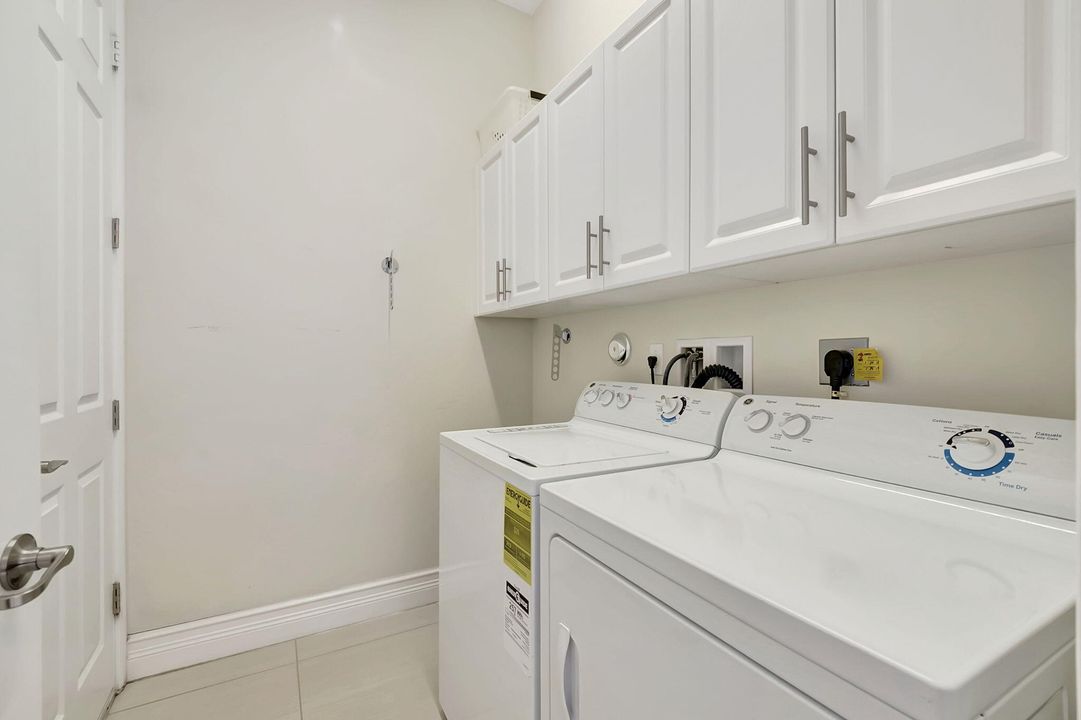 For Sale: $749,000 (2 beds, 2 baths, 2041 Square Feet)