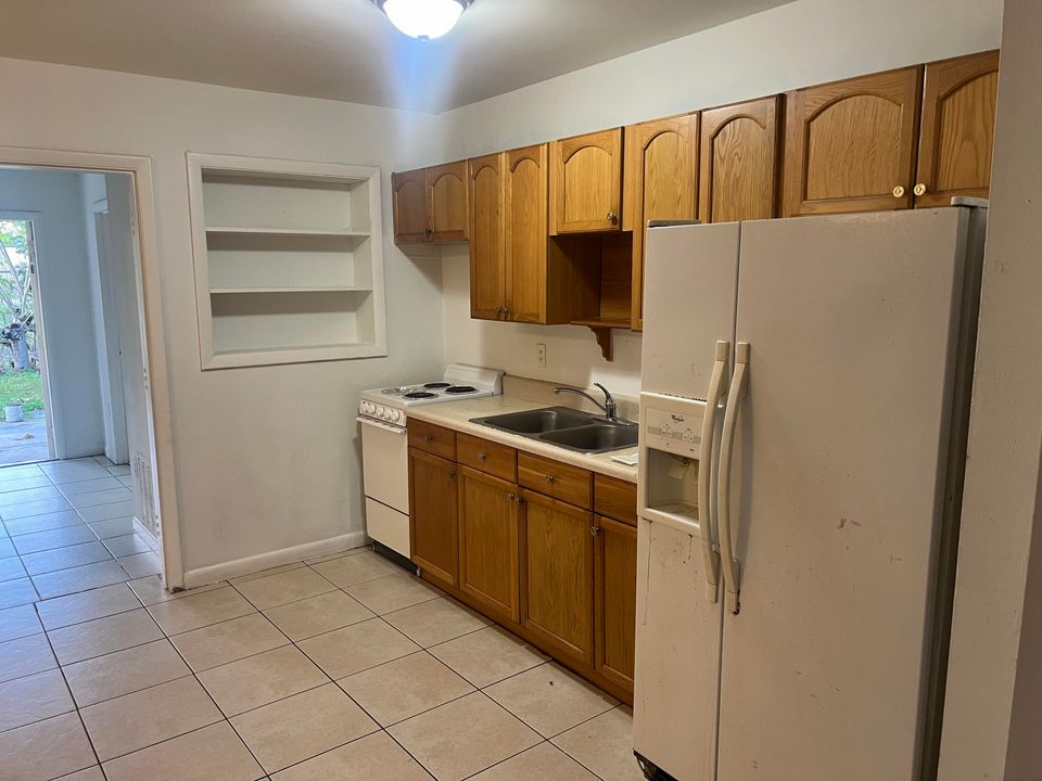For Sale: $410,000 (3 beds, 2 baths, 1246 Square Feet)