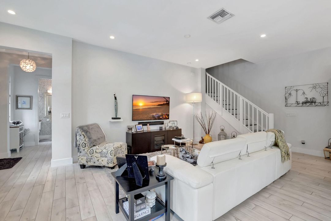 Active With Contract: $8,000 (3 beds, 2 baths, 2034 Square Feet)