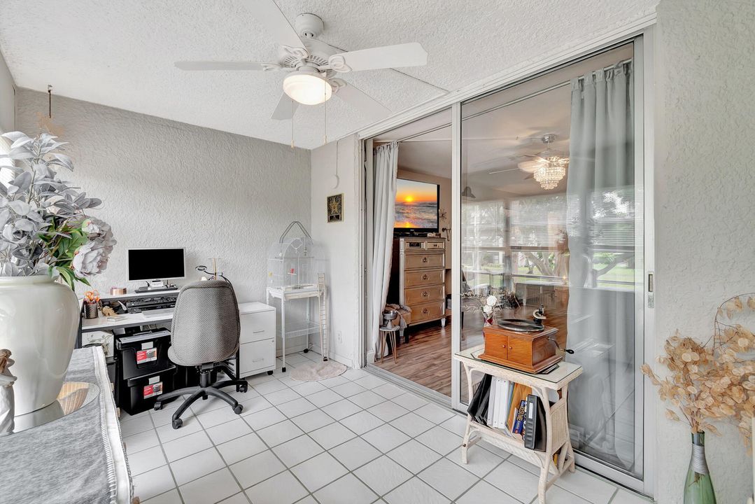 For Sale: $249,900 (2 beds, 2 baths, 1060 Square Feet)