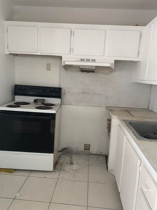 Active With Contract: $65,000 (1 beds, 1 baths, 570 Square Feet)