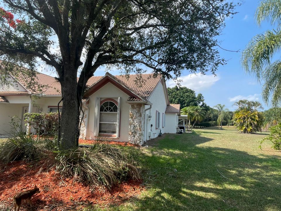 Active With Contract: $400,000 (3 beds, 3 baths, 2000 Square Feet)