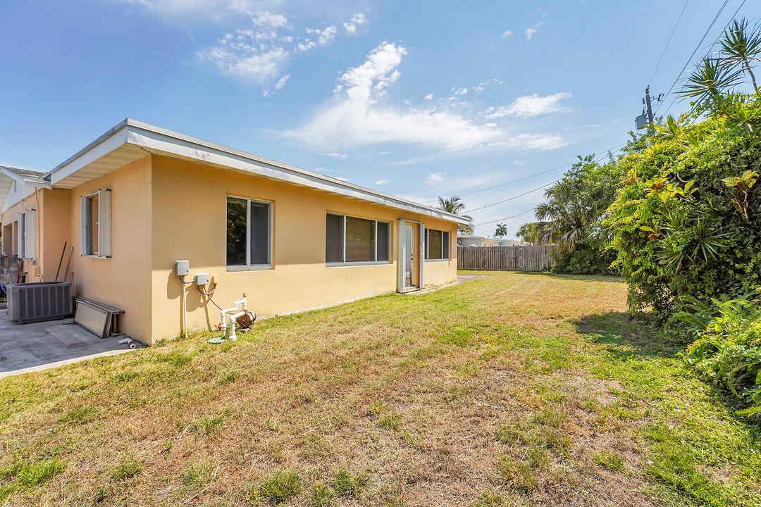 Active With Contract: $625,000 (4 beds, 2 baths, 1855 Square Feet)