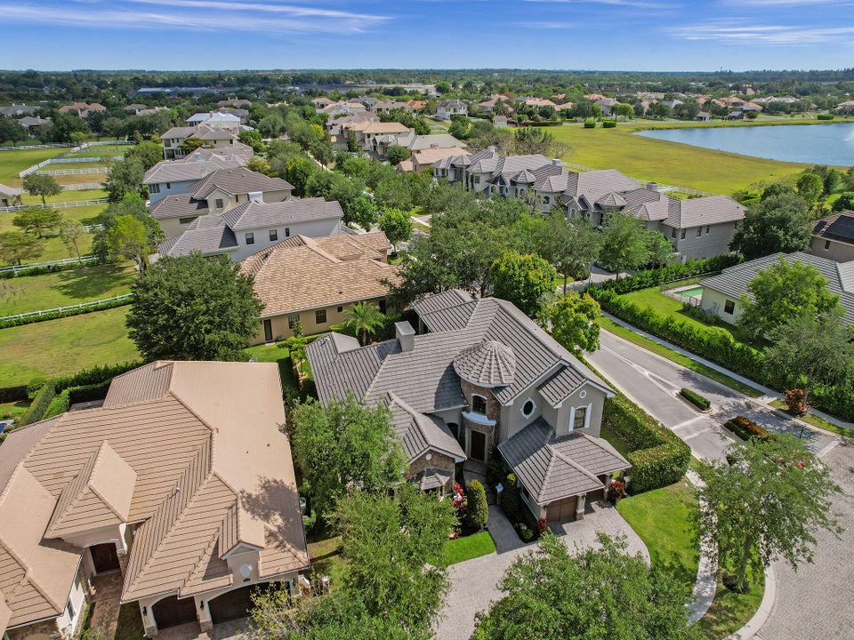 For Sale: $1,575,000 (3 beds, 4 baths, 4497 Square Feet)