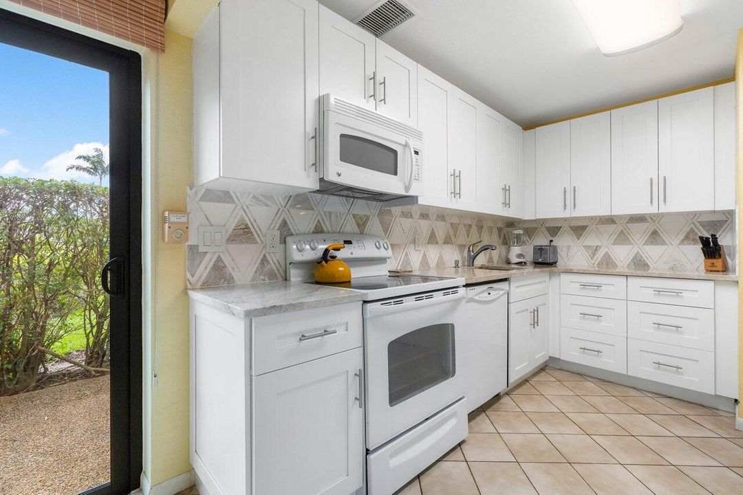 For Sale: $199,900 (3 beds, 2 baths, 1622 Square Feet)