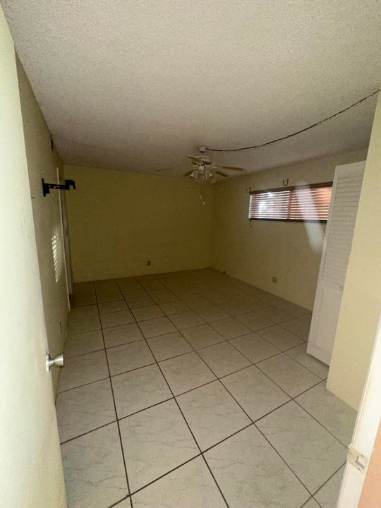 For Sale: $75,000 (2 beds, 1 baths, 894 Square Feet)