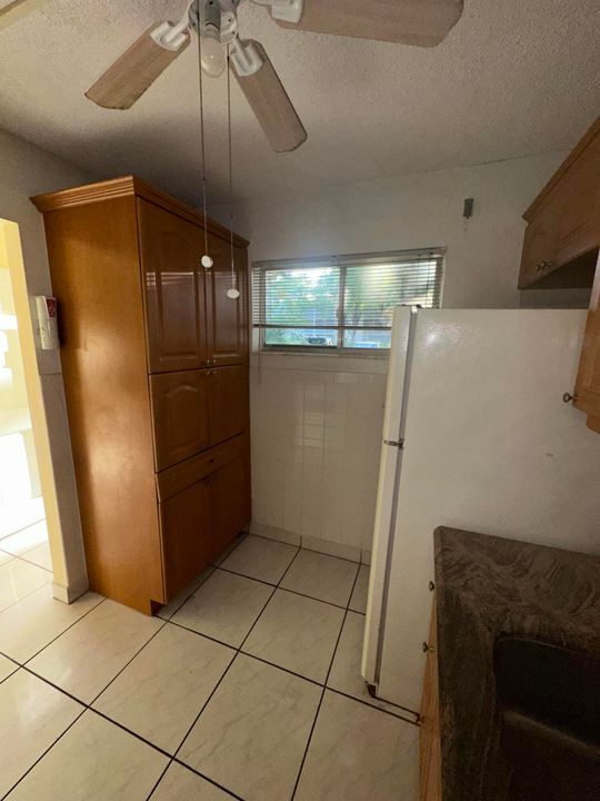 For Sale: $75,000 (2 beds, 1 baths, 894 Square Feet)