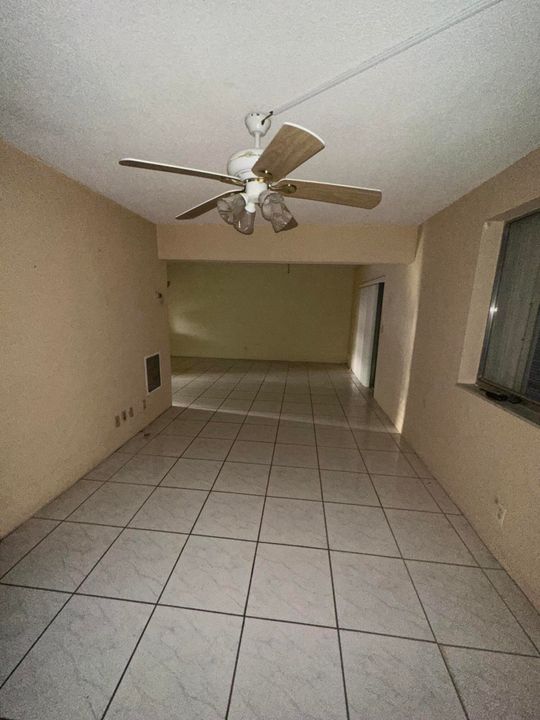 For Sale: $75,000 (2 beds, 1 baths, 894 Square Feet)