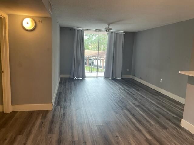 For Rent: $2,250 (2 beds, 2 baths, 1076 Square Feet)