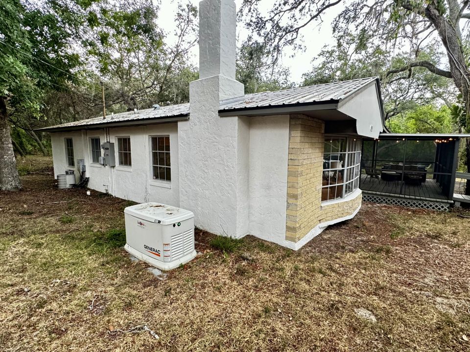 For Sale: $262,500 (2 beds, 1 baths, 1074 Square Feet)