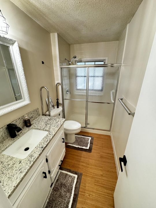 For Sale: $262,500 (2 beds, 1 baths, 1074 Square Feet)