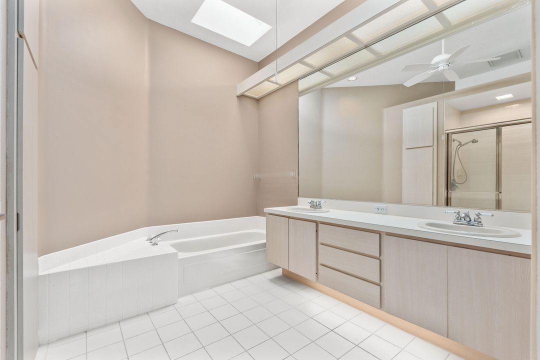 Active With Contract: $3,000 (3 beds, 2 baths, 1952 Square Feet)