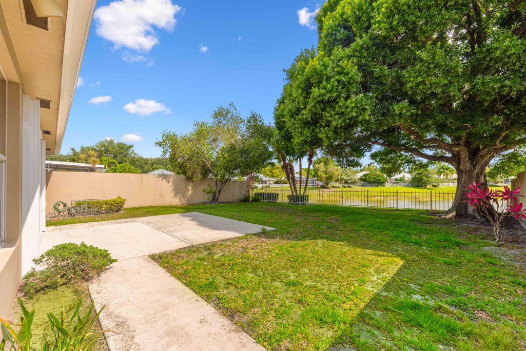 Active With Contract: $3,000 (3 beds, 2 baths, 1952 Square Feet)