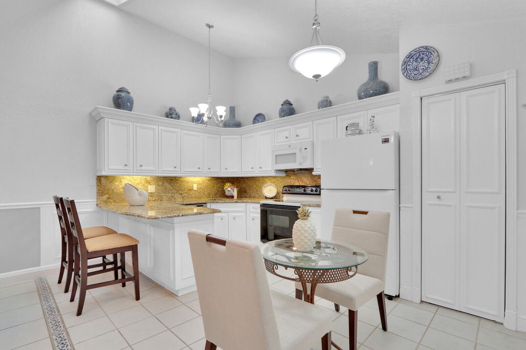 For Sale: $459,900 (3 beds, 2 baths, 1276 Square Feet)