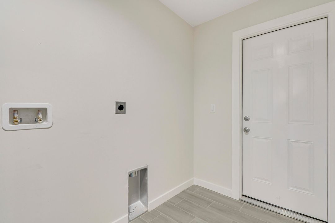 For Sale: $411,990 (3 beds, 2 baths, 1524 Square Feet)