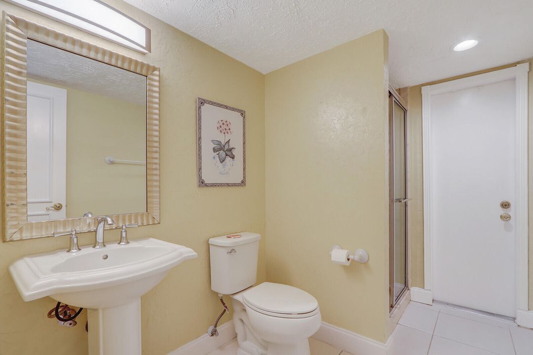For Sale: $459,900 (3 beds, 2 baths, 1276 Square Feet)