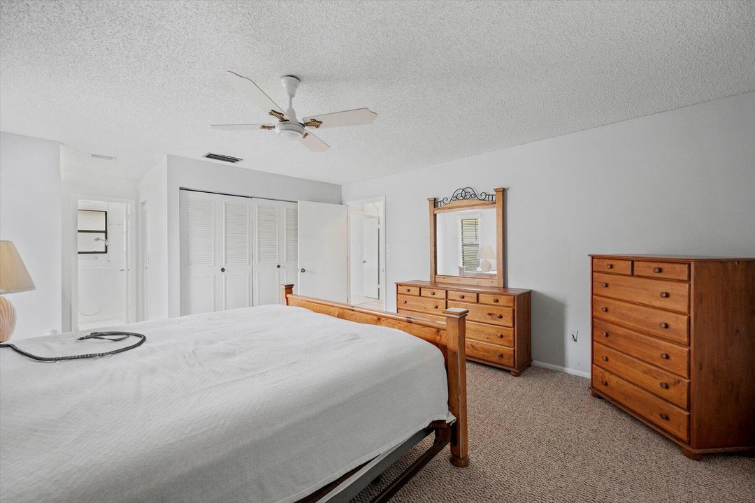 For Sale: $287,900 (2 beds, 2 baths, 1298 Square Feet)