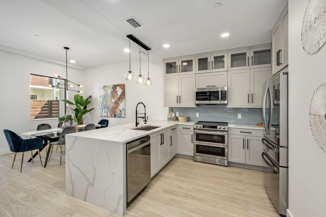 For Sale: $969,900 (3 beds, 2 baths, 1901 Square Feet)