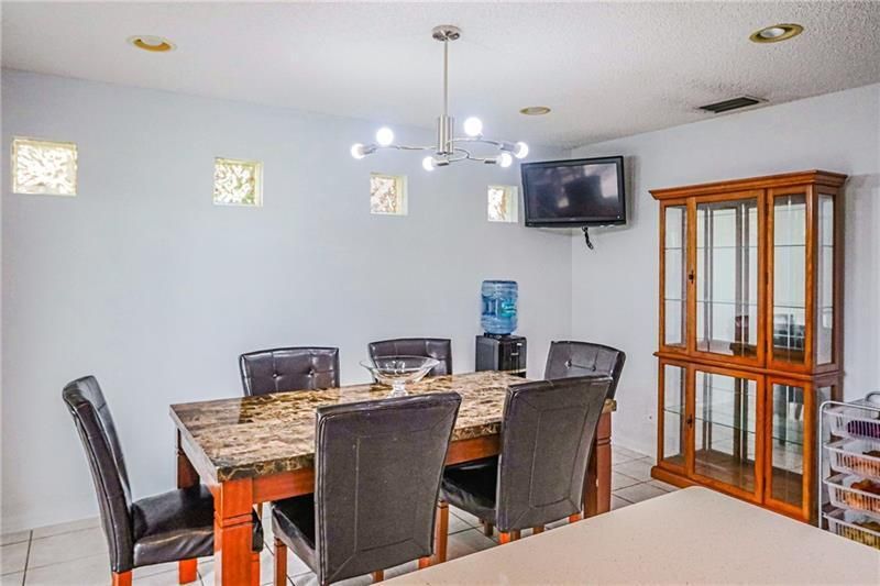 For Sale: $549,000 (4 beds, 2 baths, 1812 Square Feet)