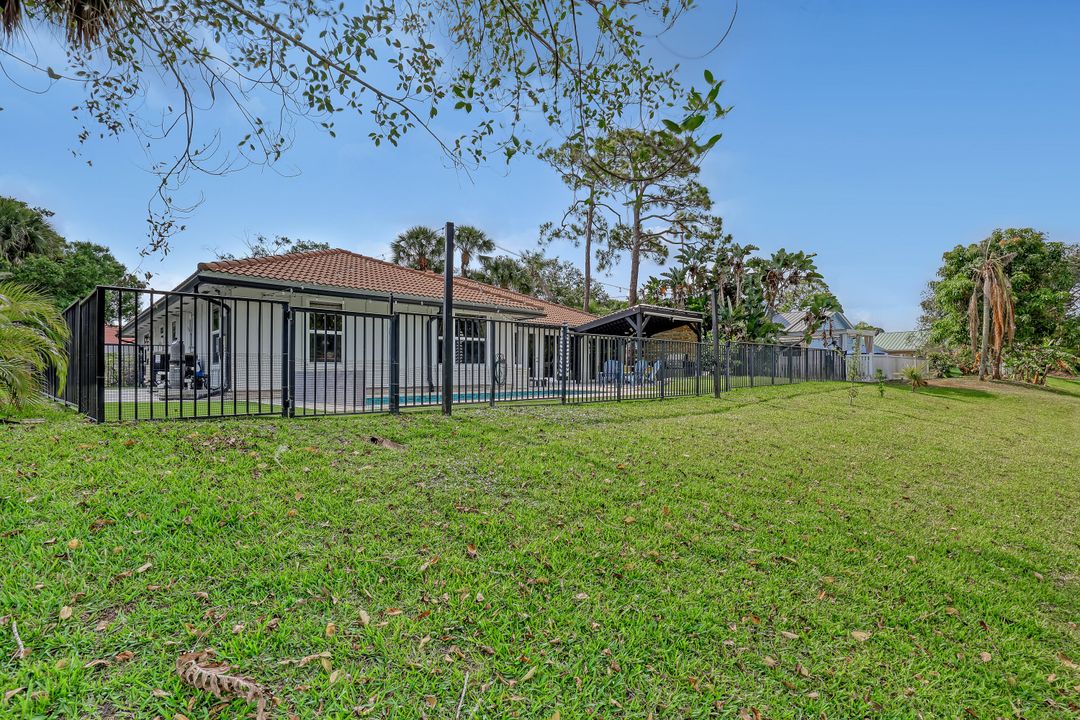 Active With Contract: $975,000 (3 beds, 2 baths, 2375 Square Feet)