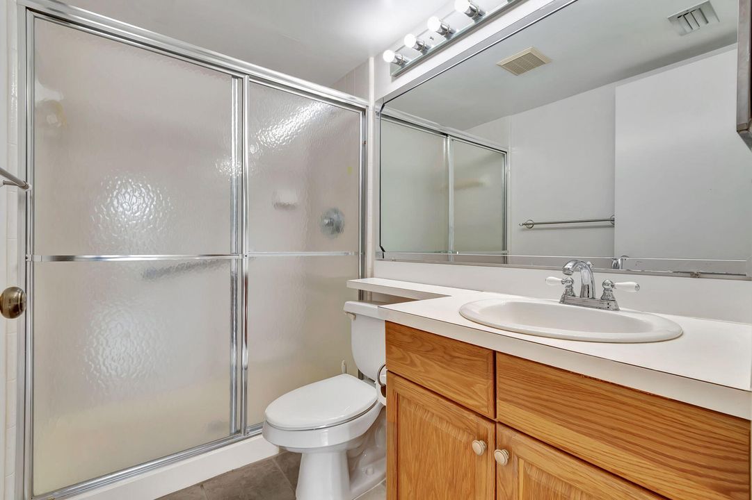 Active With Contract: $219,900 (2 beds, 2 baths, 1106 Square Feet)