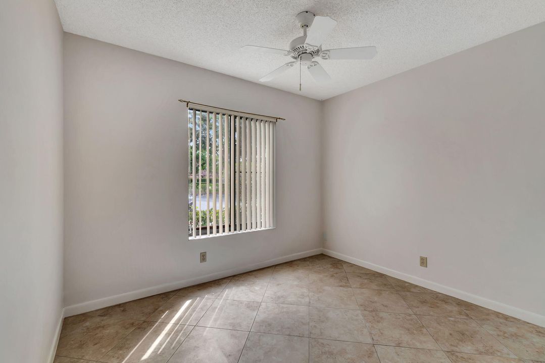 Active With Contract: $219,900 (2 beds, 2 baths, 1106 Square Feet)