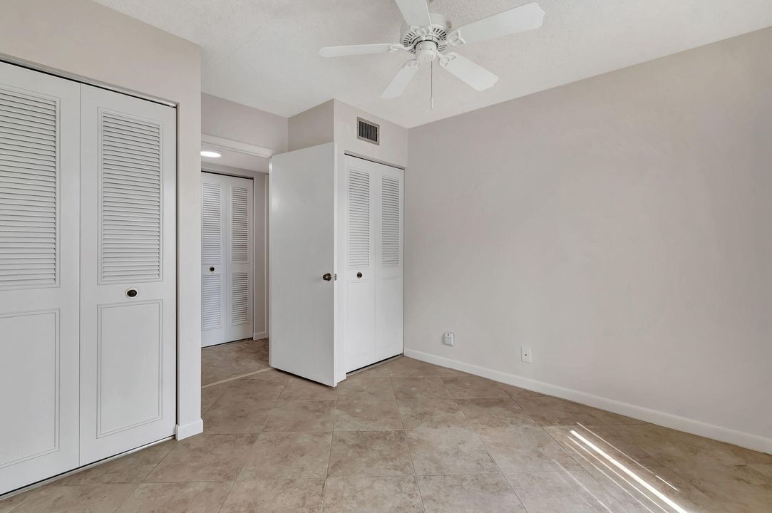 Active With Contract: $219,900 (2 beds, 2 baths, 1106 Square Feet)