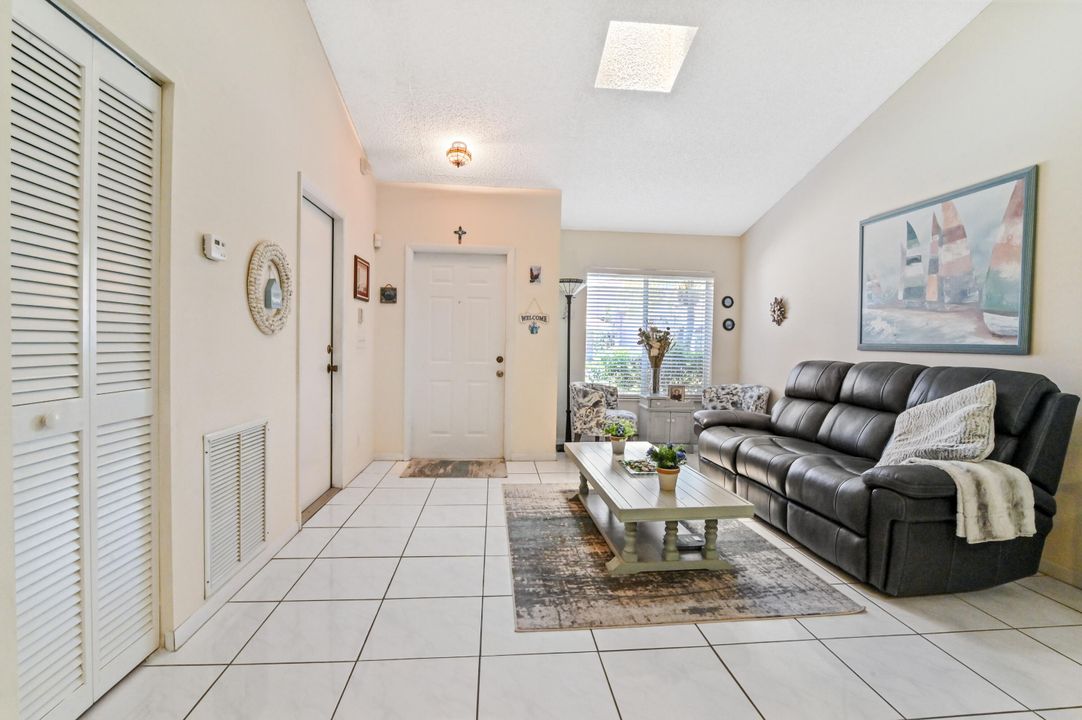Active With Contract: $399,900 (3 beds, 2 baths, 1501 Square Feet)