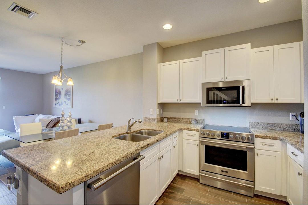 For Sale: $399,900 (3 beds, 2 baths, 1578 Square Feet)