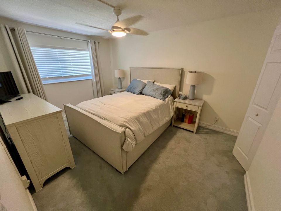 For Rent: $2,450 (2 beds, 2 baths, 1136 Square Feet)