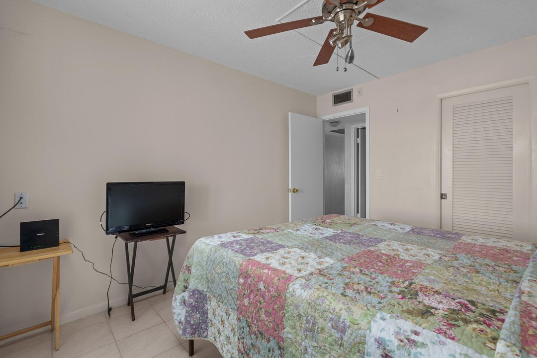 For Sale: $189,000 (2 beds, 2 baths, 1000 Square Feet)