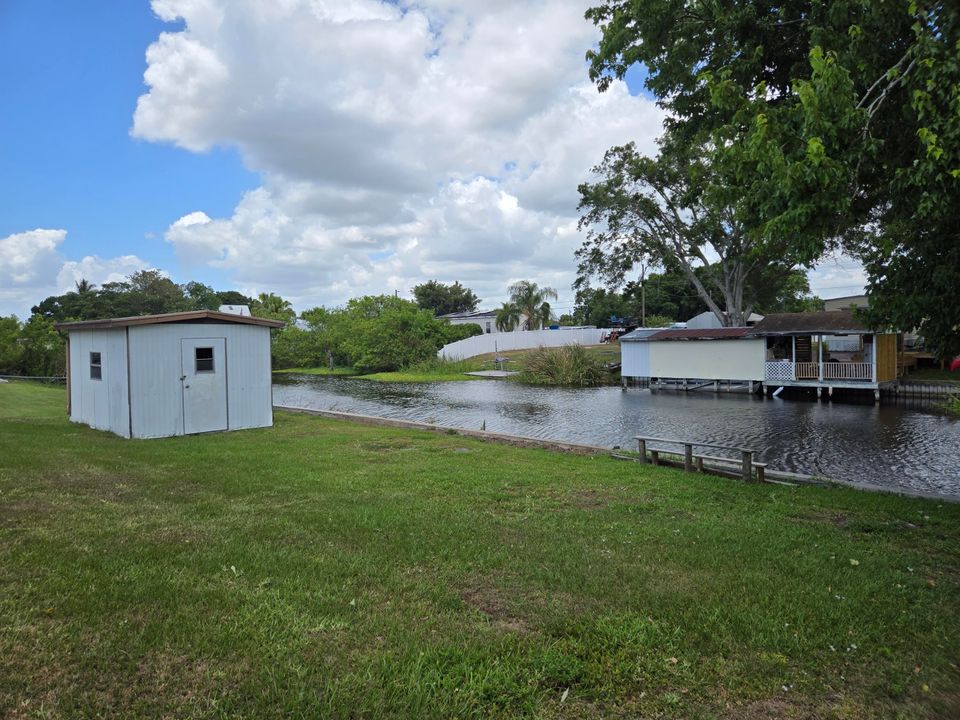 For Sale: $189,000 (2 beds, 2 baths, 1320 Square Feet)