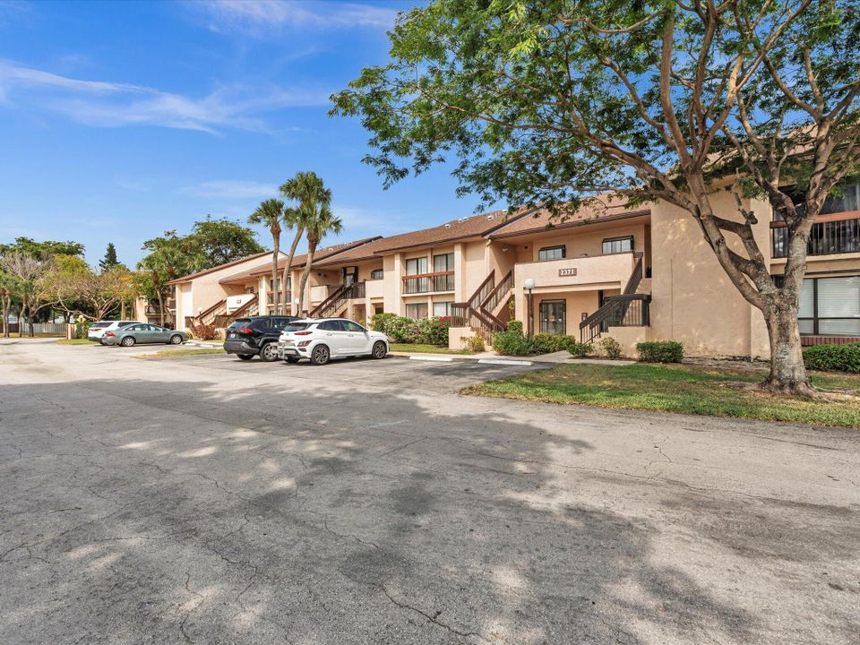 For Sale: $330,000 (3 beds, 2 baths, 1200 Square Feet)