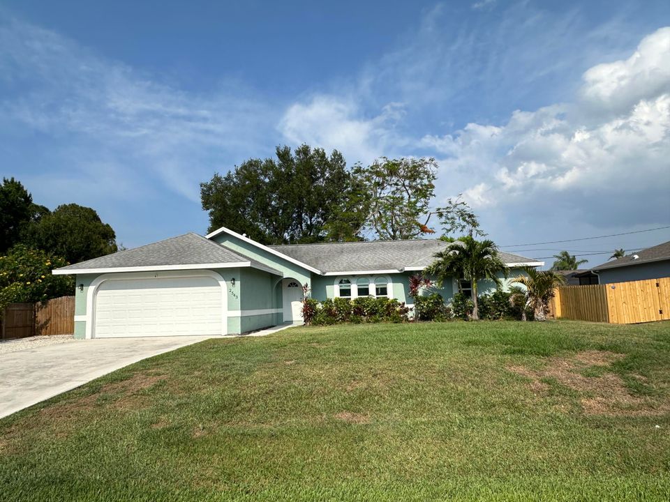 Active With Contract: $395,000 (3 beds, 2 baths, 1460 Square Feet)