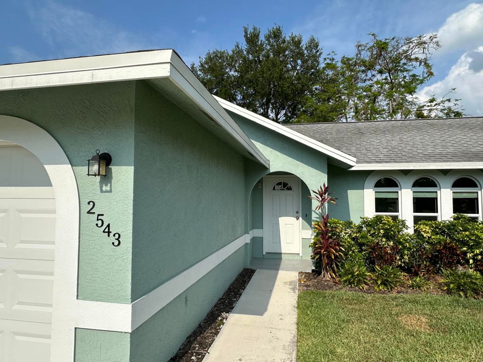 Active With Contract: $395,000 (3 beds, 2 baths, 1460 Square Feet)