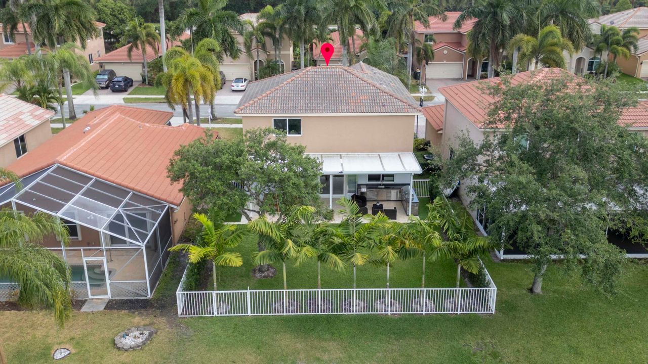 En Venta: $759,000 (4 camas, 2 baños, 1906 Pies cuadrados)