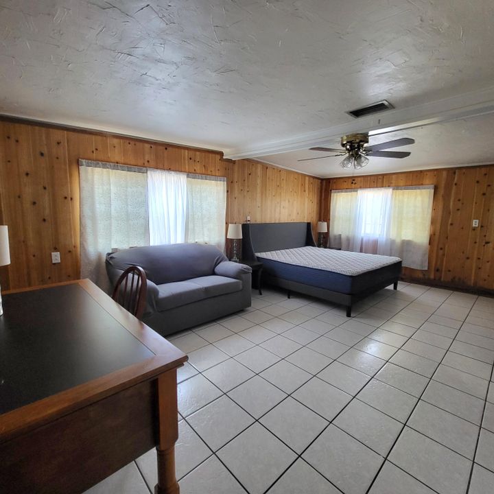 For Sale: $207,500 (2 beds, 1 baths, 1125 Square Feet)