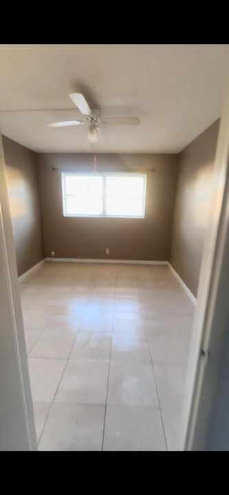 Active With Contract: $1,700 (2 beds, 2 baths, 950 Square Feet)