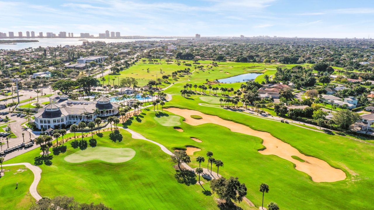 Active With Contract: $1,275,000 (4 beds, 2 baths, 2736 Square Feet)