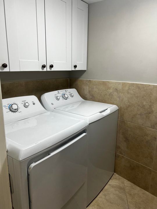 For Rent: $3,000 (2 beds, 2 baths, 1348 Square Feet)