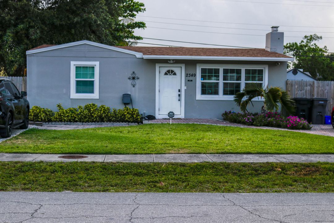 Active With Contract: $460,000 (3 beds, 2 baths, 1311 Square Feet)