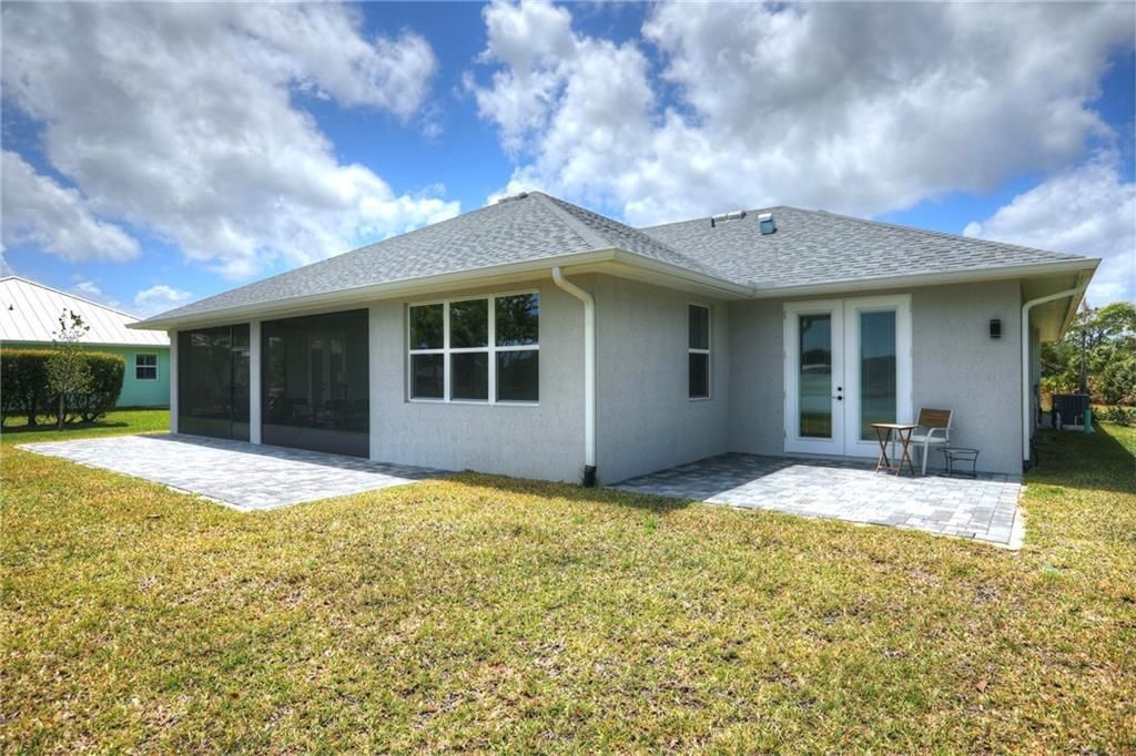 For Sale: $695,000 (3 beds, 2 baths, 2031 Square Feet)