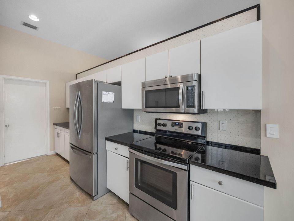 For Sale: $438,750 (3 beds, 2 baths, 1551 Square Feet)