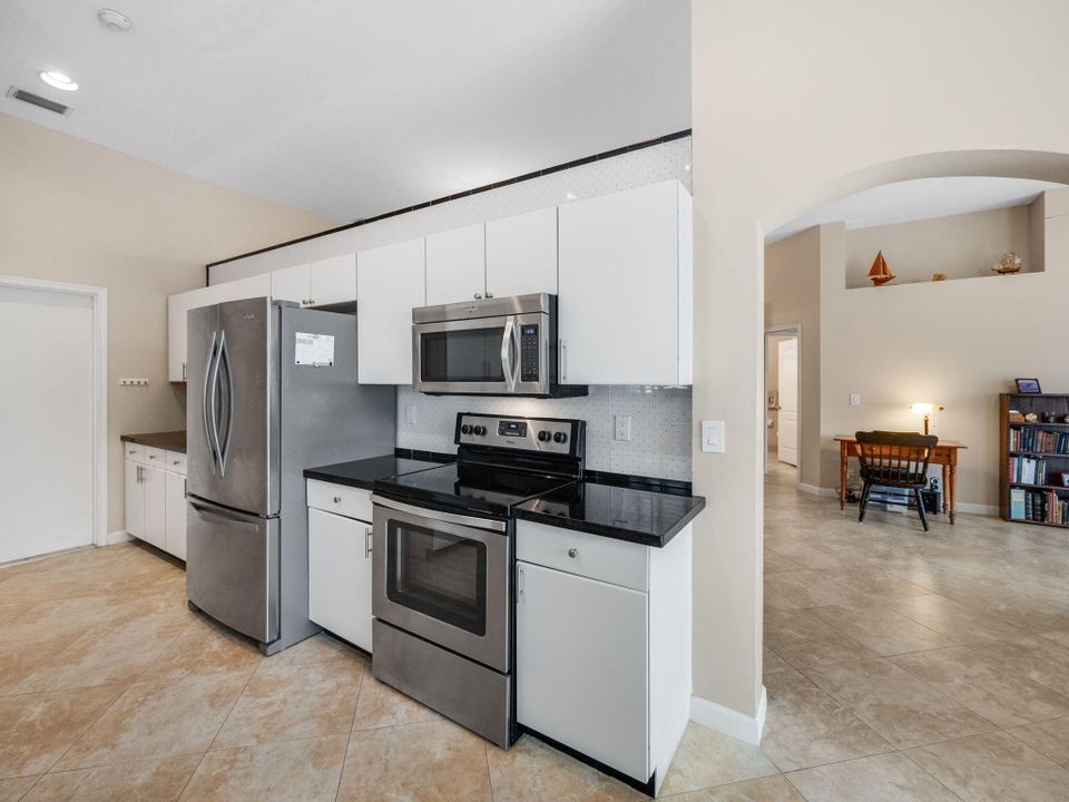 For Sale: $438,750 (3 beds, 2 baths, 1551 Square Feet)