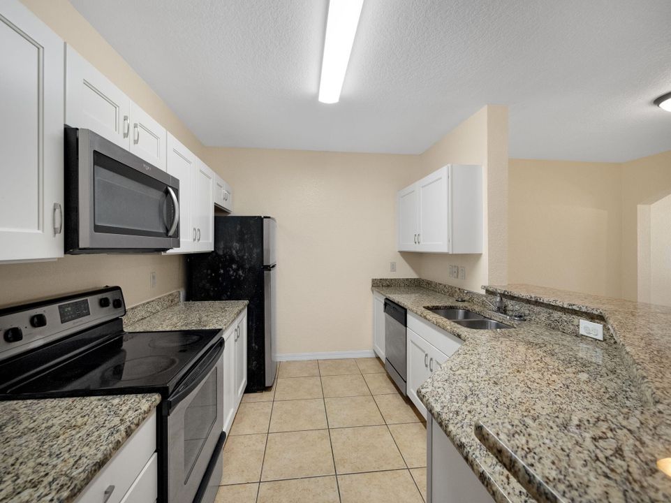 For Sale: $249,999 (2 beds, 2 baths, 1151 Square Feet)