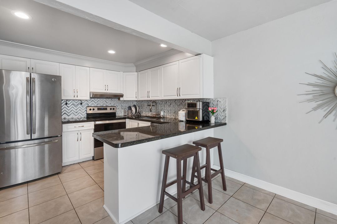 For Sale: $355,777 (3 beds, 1 baths, 1290 Square Feet)