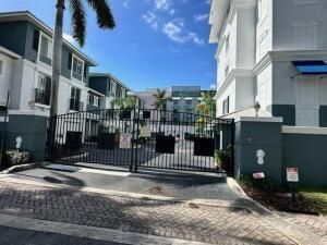 Active With Contract: $4,200 (2 beds, 2 baths, 1243 Square Feet)