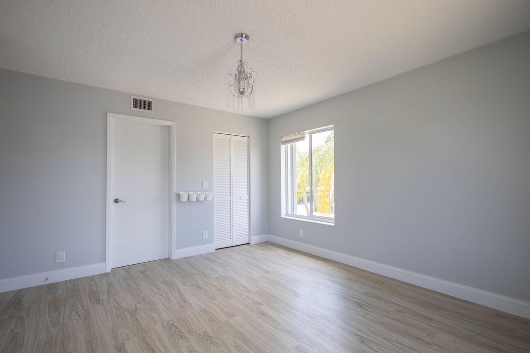 For Rent: $2,200 (2 beds, 2 baths, 1111 Square Feet)