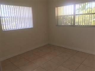 For Rent: $2,100 (2 beds, 2 baths, 980 Square Feet)