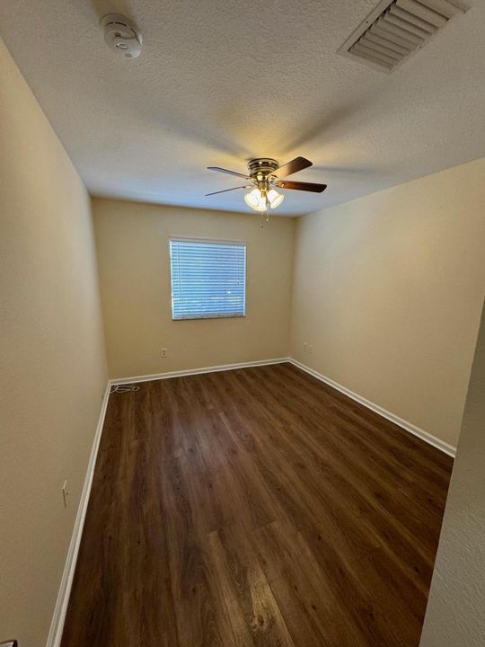 Active With Contract: $2,400 (3 beds, 2 baths, 1481 Square Feet)